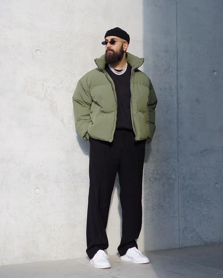 Olive Green Puffer Jacket Outfit Men, Winter Looks Men, How To Style A Green Jacket, Gilet Men Outfits, Winter Street Wear Men, Puff Jacket Outfit Men, Green Puffer Jacket Outfit Men, Style 2024 Trends, Mens Winter Fits