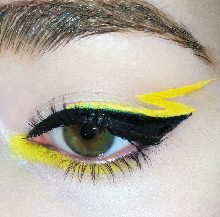 Pikachu Makeup Halloween, Pikachu Makeup, Pikachu Halloween Costume, Pokemon Makeup, Pikachu Halloween, Pikachu Costume, Pokémon Party, Pokemon Costumes, Team Instinct