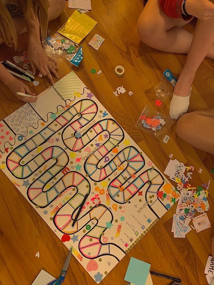 Aesthetic Board Games Diy, Diy Bored Games For Family, Made Up Board Games, How To Make Your Own Bored Game, Bored Games Ideas, Home Made Bored Games, Paper Board Game Ideas, Homade Boardgames, Make Ur Own Board Game