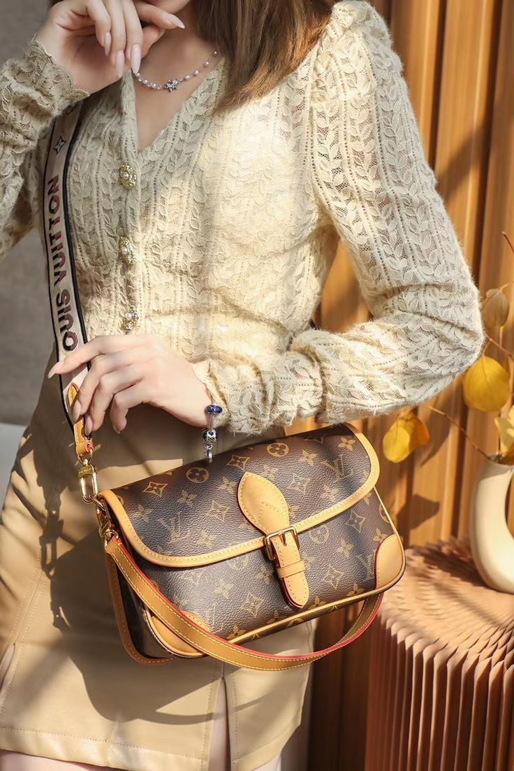 Doron collection More than 10 years specilazed in 1:1 high quality products. Accept payment way:Paypal,westernUnion,Money Gram. More items and info Pls DM us or whatapp +86-15013091776 Lv Diane Bag, Lv Aesthetic, Vuitton Outfit, Fall Fashion Coats, Photo Bag, Bag Outfit, Sling Bags, Luxury Bag, Designer Bag