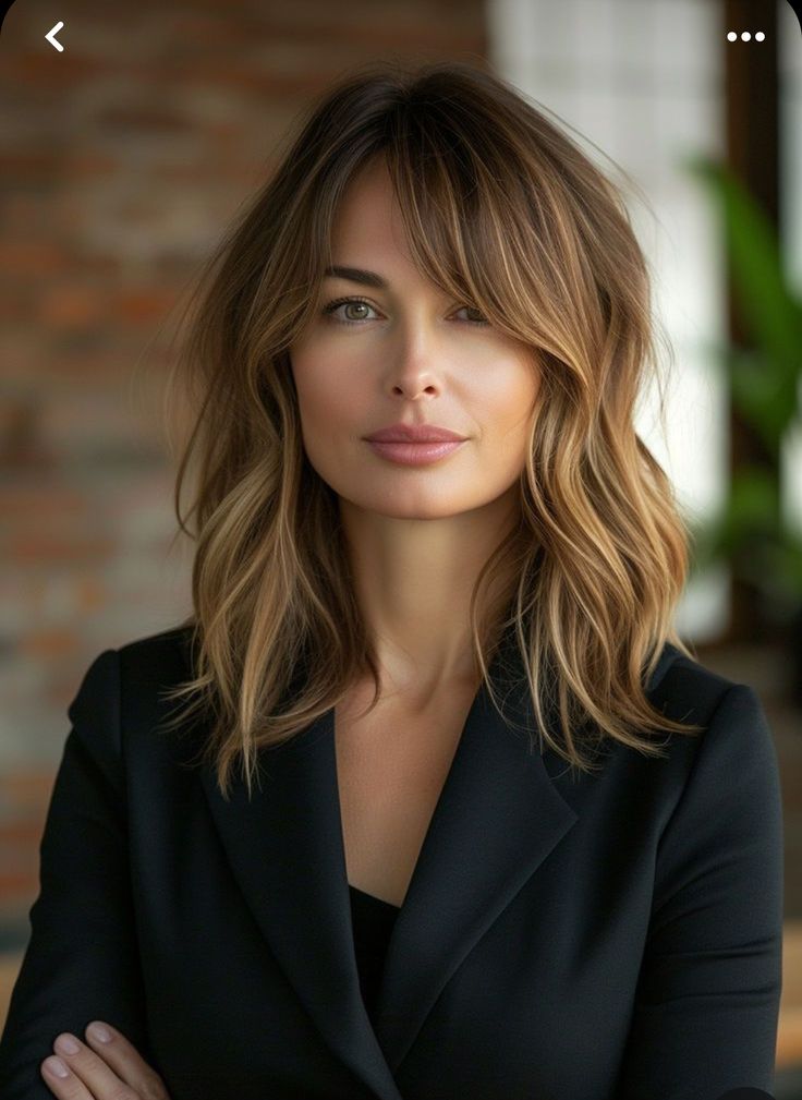 Choppy Medium Length Hair With Bangs, Long Hair Side Part, Layered Haircuts With Side Bangs, Haircuts With Side Bangs, Haircut Shoulder, Medium Hair Styles For Women, Medium Layered Haircuts, Medium Layered, Bangs With Medium Hair