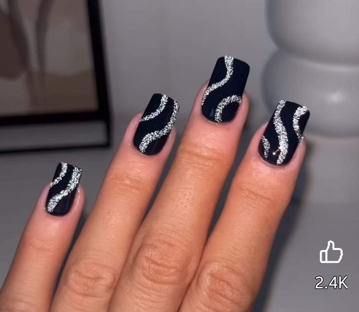 Milky Black Nails, Moms Nails, Pedi Designs, Metallic Gold Nails, Black Nails With Glitter, Nagel Design, Nail Art Designs Images, 2024 Nails, Glitter Gel Nails