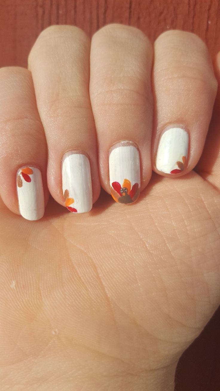 Tanks Giving Nails, Easy Turkey Nail Design, Thanking Nail Ideas, Simple Thanks Giving Nails, Hand Turkey Nails, Turkey Nails Art, Cute Easy Thanksgiving Nails, Thanksgiving Nails Easy Simple, Easy Thanksgiving Nails Short