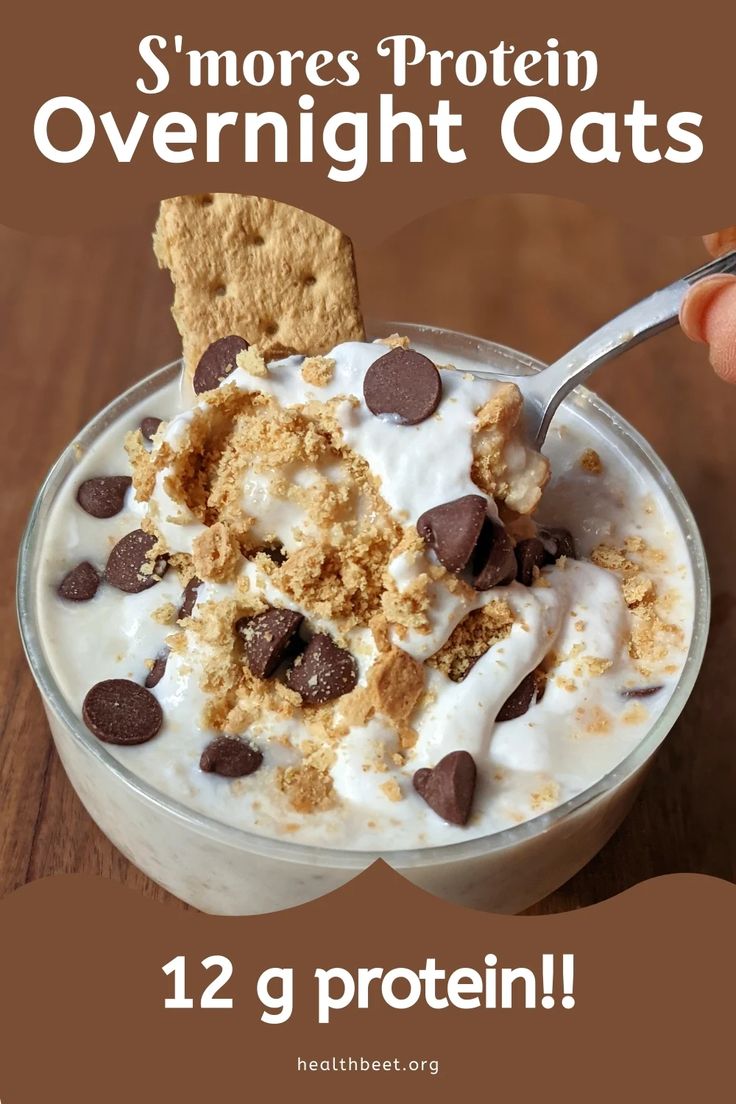 there is a bowl of ice cream with chocolate chips in it and the words s'mores protein overnight oats