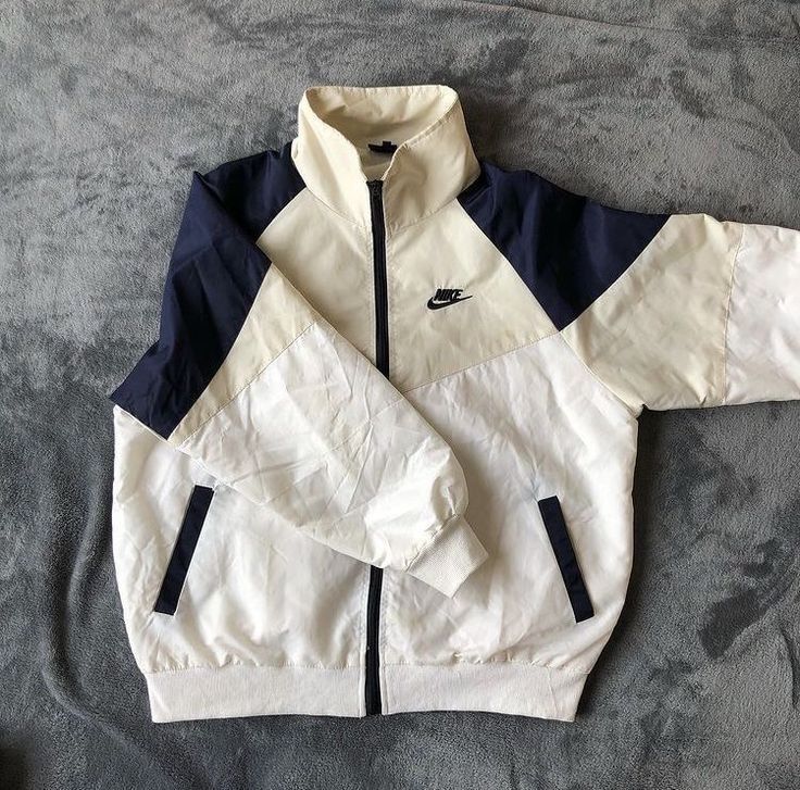 Nike Windbreaker Outfit, Indie Grunge Aesthetic, 2000s Pop, Windbreaker Outfit, Vintage Nike Jacket, Vintage Nike Windbreaker, Windrunner Jacket, Shopee Malaysia, Indie Grunge