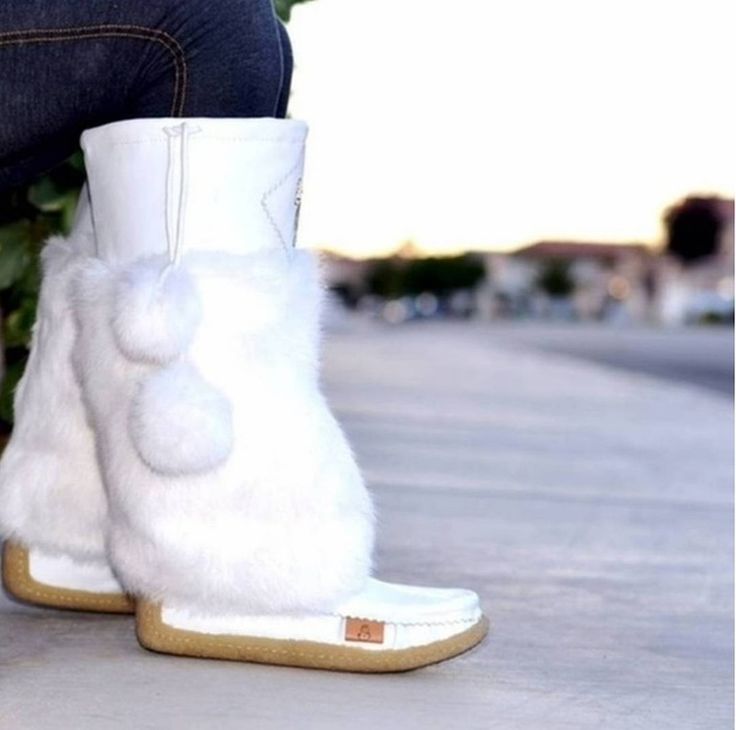 Close up of the frosty white #Lukluks ! #boots #winter #fashionista #style #outfit Everyday Winter Boots, Womens Winter Boots, Plush Rabbit, Henderson Nv, Favorite Boots, Comfortable Boots, Fur Boots, Shoe Closet, Rabbit Fur