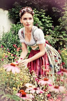 1000+ ideas about Dirndl on Pinterest | Trachten, Trachtenmode and ... Traditional German Clothing, German Traditional Dress, German Clothing, German Culture, Dirndl Outfit, German Outfit, Picking Flowers, German Girl, Strawberry Blonde