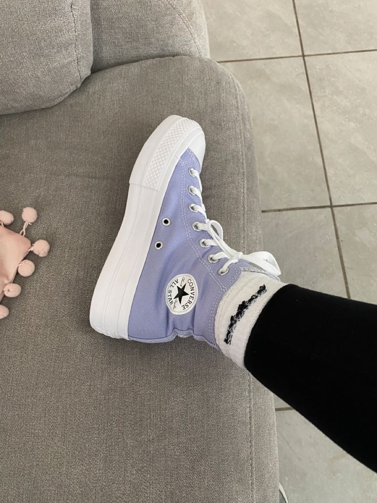 Lilac Platform Converse, Platform Converse Purple, Converse High Tops Platform, Light Purple Converse, Converse Aesthetic, Fifteenth Birthday, Purple Converse, Converse Platform, Platform Converse