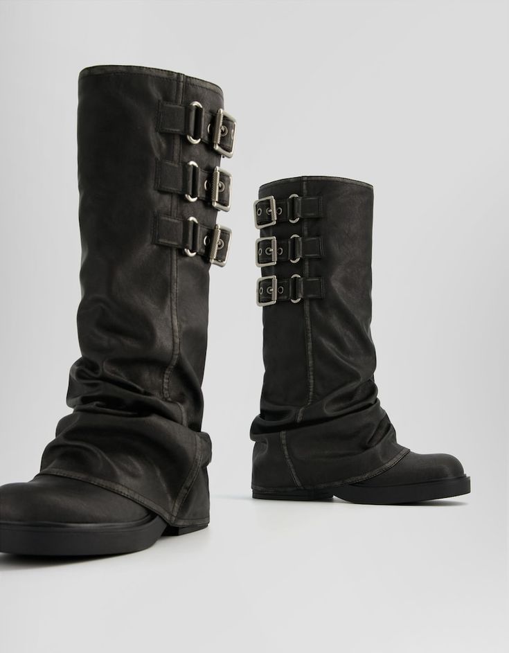 Flat slouchy biker boots with buckles - Shoes - Women | Bershka Biker Boots Outfit, Boots With Buckles, Black Flat Boots, Vintage Shoes Women, Birthday Fits, Slouchy Boots, Boot Straps, Buckle Shoes, Swag Shoes