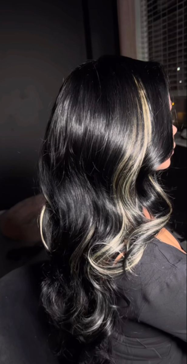 Black With Platinum Blonde Highlights, Grey Hair Highlights Black Women, Bayalage Blonde On Black Hair, Jet Black With Highlights, Black Hair And Blonde Highlights, Clip In Highlights, Dark Hair Blonde Streaks, Black Hair With Blonde Highlights Wig, Jet Black With Blonde Highlights