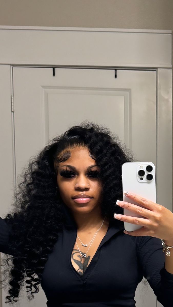 Wand Curl Lace Front Wigs, No Part Lace Front Wigs, Wet And Wavy Lace Front Wig Middle Part, Baddie Curly Wig Hairstyles, Flip Over Wig Install Deep Wave, Wand Curl Flip Over, No Part Wand Curls, Quickweave With Color, Hairstyles Weave Black Women