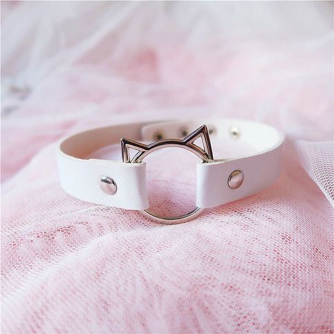 Trendy Spring Choker, Trendy Adjustable Choker For Spring, Trendy White Choker For Gift, Spring Gift White Choker, Spring White Adjustable Choker, White Adjustable Casual Choker, White Casual Adjustable Choker, Casual White Adjustable Choker, Kawaii Accessories