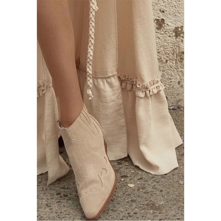 Sand Colored Leather Heeled Ankle Boots. Split Leather Upper With Topstitching Detail. Wood Look Cowboy Heel. Pointed Toes. Pull Tab At Back. Inner. Inner Side Zip Closure. Heel Height: 2.2 Inches. Color: Sand Size 7.5 (38) Zara Western Cowboy Ankle Booties Pointy Toe Suede Leather Fitted Low Heel Summer Boots, Western Ankle-high Boots For Summer, Summer Cream Flat Heel Boots, Spring Boots With Stacked Low Heel, Spring Boots With Stacked Heel, Beige Pointed Toe Boots For Summer, Beige Flat Heel Summer Boots, Beige Flat Heel Boots For Summer, Cream High Heel Summer Boots