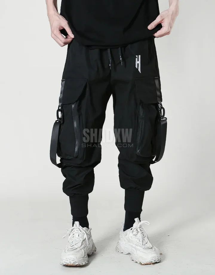 Type: Techwear pants Design: Techwear, streetwear Technical pants: This techwear pants is the perfect garment to complete your Techwear outfit. Premium quality: Reinforced seams, comfortable to wear, soft touch Materials: Polyester Suitable for men and women Machine washable: 30 °C (86 °F) Size(cm | in) Waist Hip Length S 66 | 26 106 | 41.7 94 | 37 M 70 | 27.5 110 | 43.3 96 | 37.8 L 74 | 29.1 114 | 44.8 98 | 38.5 XL 78 | 30.7 118 | 46.5 100 | 39.4 2xL 82 | 32.2 122 | 48 102 | 40.1 Cyberpunk carg Techwear Streetwear, Rave Looks, Techwear Pants, Techwear Outfits, Combat Pants, Heavy Jacket, Chest Rig, Futuristic Fashion, Cargo Joggers