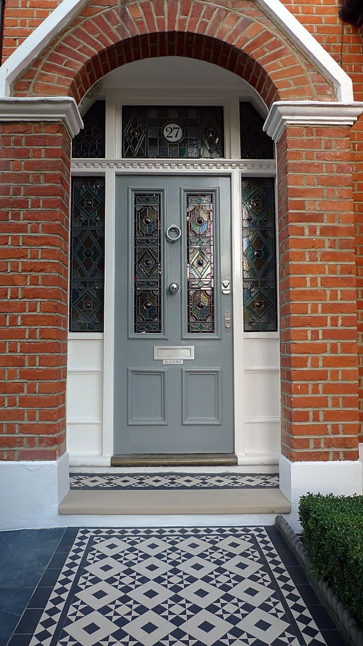 Victorian Front Door, Victorian Front Doors, Tan House, Front Door Steps, Door Paint, Stained Glass Door, Front Garden Design, Door Paint Colors, Red Brick House