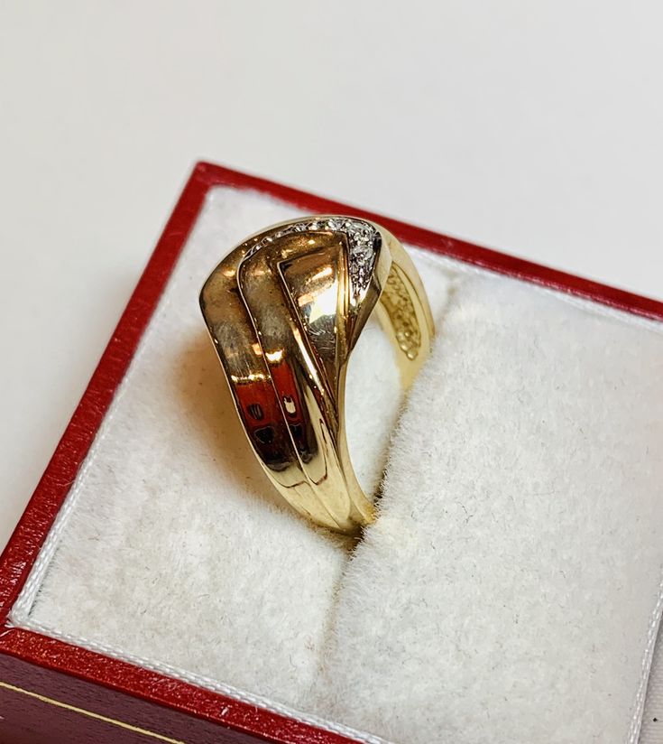 Absolutely Stunning Vintage 14k Yellow Gold Natural Diamond Ring band Diamond: 0.04CT Color: G Clarity: SI1 Total ring weight: 4.30GR 14K Yellow Gold Ring sizing available Free of Charge For more information regarding this item feel free to reach me so I can accommodate your needs. Thank you Timeless 14k Gold Rings With Decorative Band, Classic Formal Couple Rings Stamped 14k, Timeless Yellow Gold Rings With Decorative Band, Classic Dome Ring With Diamond Accents For Gift, Formal 14k Gold Rings With Decorative Band, Formal Heirloom Stackable Rings Stamped 14k, Formal Engraved Ring With Decorative Band, Heirloom Stackable Rings For Formal Occasions, Classic Yellow Gold Diamond Ring With Wide Band