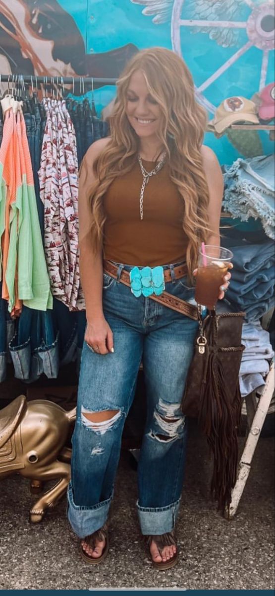 Western Easter Outfits For Women, Western Fair Outfit Ideas, Baggy Jeans Western Outfit, Dressy Casual Western Outfits, Rodeo Outfits Flare Jeans, Women Rodeo Outfit Casual, Spring 2023 Fashion Trends Western, Rocker Country Style Outfits, Pbr Outfit For Women Summer