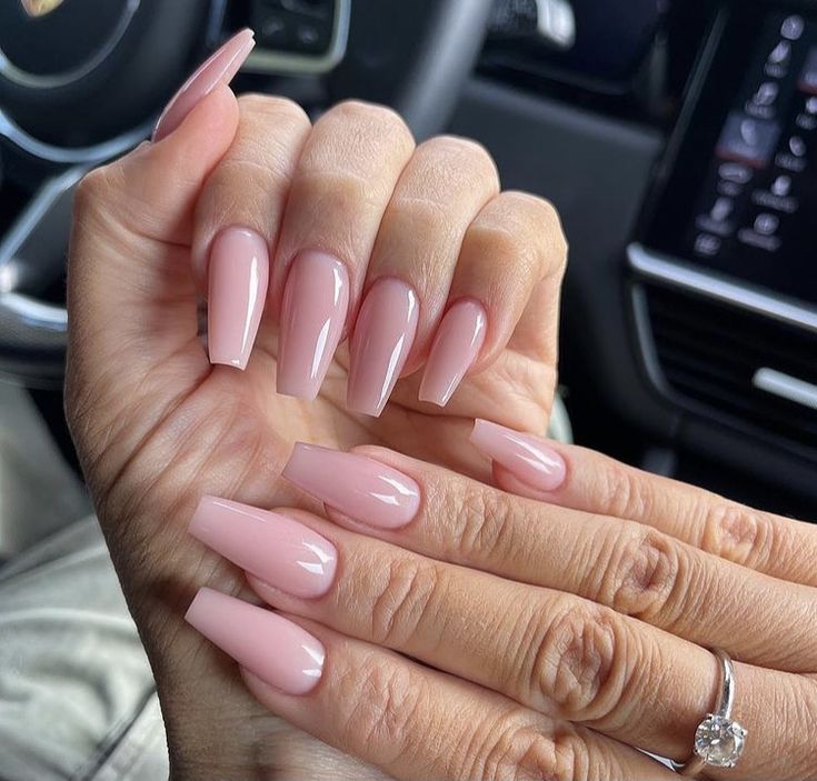 Balarina Nails Vs Coffin, Pink Fall Nails Acrylic, Light Pink Ballerina Nails, Nail Shapes For Long Fingers, Pinky Nude Nails Almond, Trendy Ballerina Nails, Ballerina Nails Medium, Light Pink Nails Coffin, Basic Pink Nails