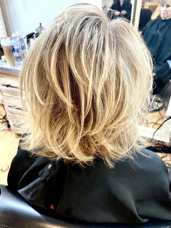 Medium Hair Styles For Women, Chin Length Hair, Bob Hairstyles For Fine Hair, Haircuts For Medium Hair, Short Hair Haircuts, Short Hair With Layers, Women Over 50, Medium Hair Cuts, Hairstyles For Women