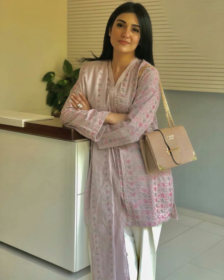 Sara Khan Dresses Pakistani, Sarah Khan In Saree, Sara Khan Outfits, Sara Khan Pakistani Actress Suits, Sarah Khan Pakistani Actress Suits, Sarah Khan Outfits, Sara Khan Pakistani Actress Dresses, Sarah Khan Pakistani Actress, Sarah Khan Dresses