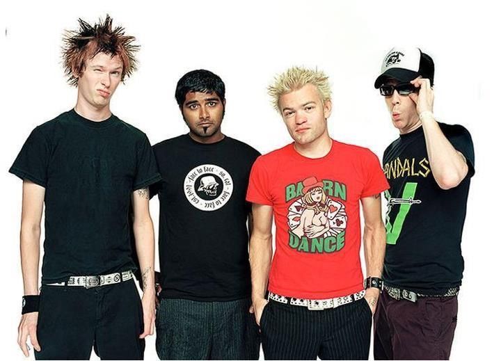 2000s Boys Fashion, Punk Fashion Men, 2000s Boys, 2000s Pop, Pop Punk Fashion, Band Outfits, La Dispute, 2000s Style, Boys Fashion