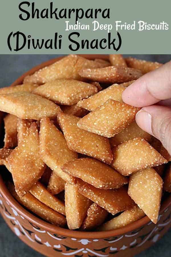 Eid Snacks, Baked Indian Snacks, Snacks Recipes Indian, Crispy Biscuits, Tiger Siberian, Diwali Sweets Recipe, Sweet Fries, Diwali Snacks, Cats White