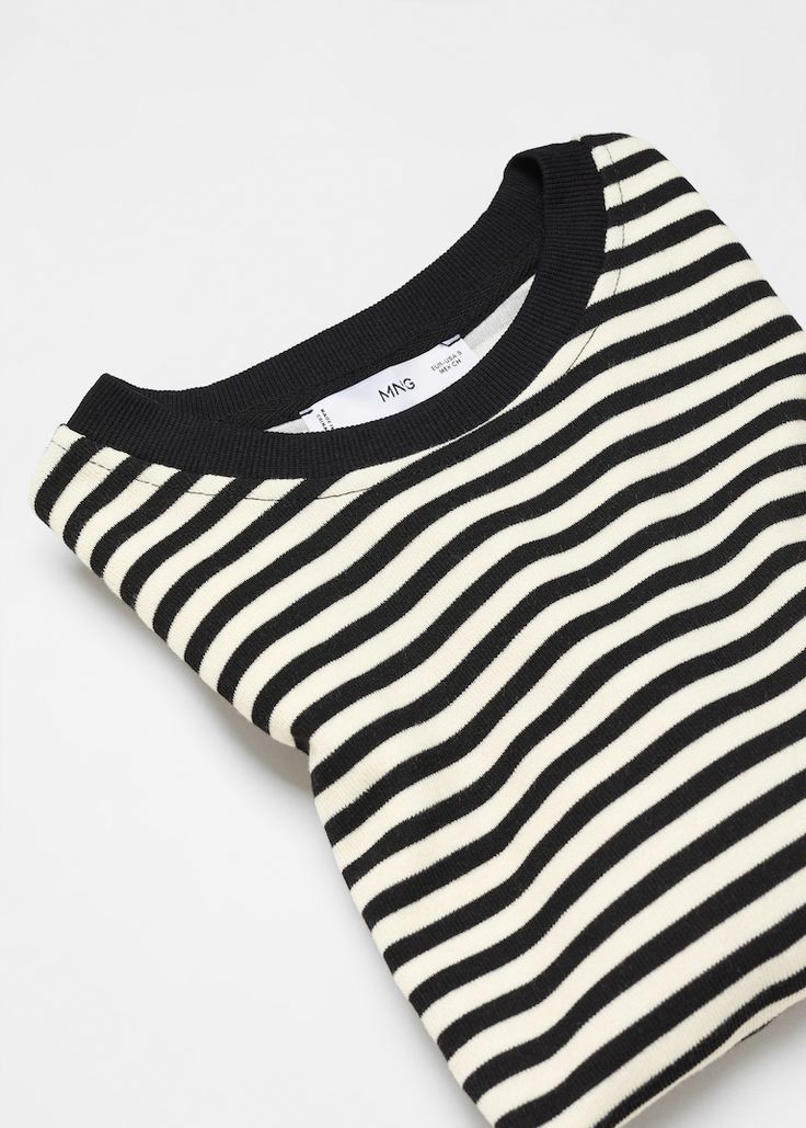 Striped long sleeves t-shirt Black Jacquard Knit Crew Neck Top, Striped Cotton Crew Neck Knit Top, Striped Cotton Knit Top With Crew Neck, Cotton Knit Top With Ribbed Crew Neck, Chic Striped Tops With Ribbed Collar, Ribbed Cotton Long Sleeve Crew Neck Top, Cotton Ribbed Crew Neck Long Sleeve Top, Ribbed Cotton Crew Neck Long Sleeve Top, Cotton Knit Top With Ribbed Neckline And Long Sleeves