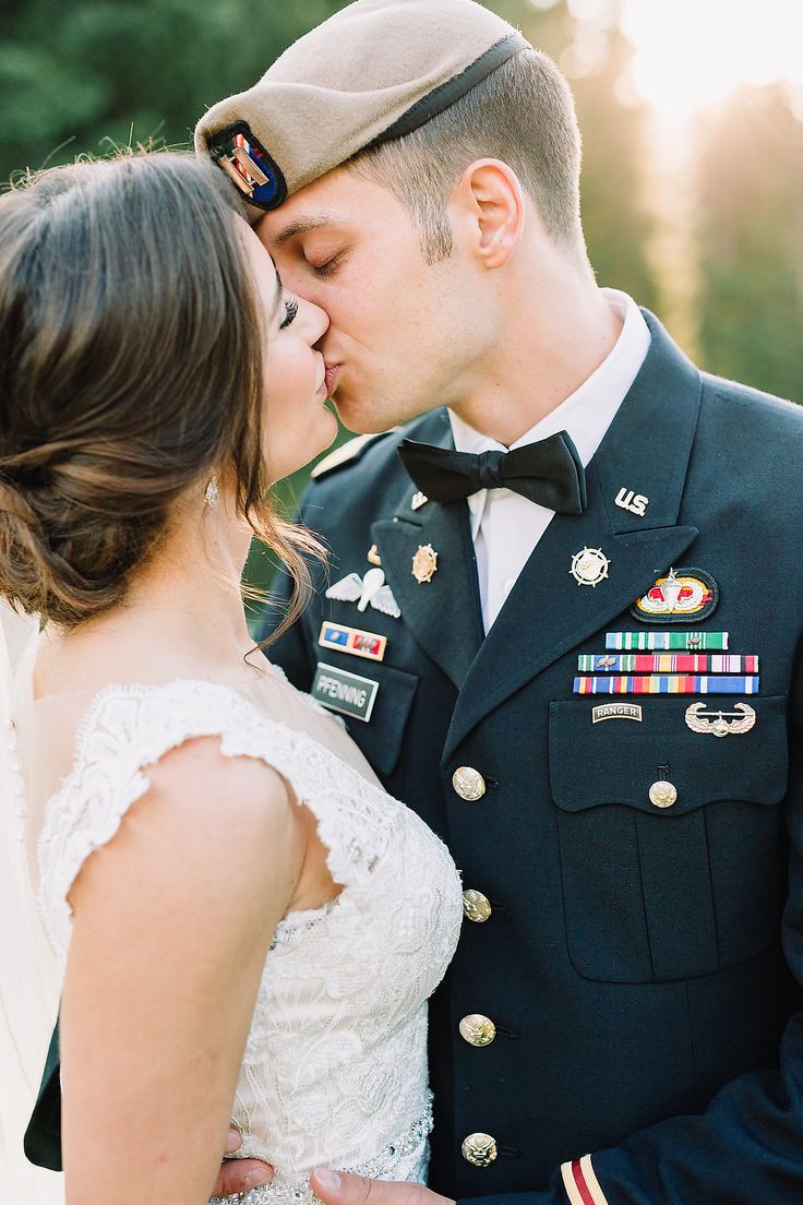 Military wedding / Army Rangers / Romantic bride and groom / Photo by As Ever Photography Us Army Wedding Ideas, Army Wedding Pictures, Camoflauge Wedding, Navy Military Weddings, Military Wedding Colors, Military Wedding Pictures, Military Wedding Army, Military Wedding Marine, Military Wedding Photography