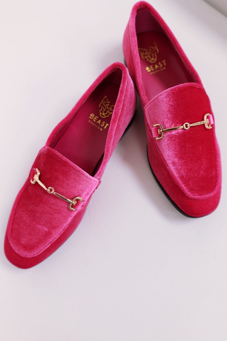 Velvet Loafer Gold hardware Fuchsia Shoes, Velvet Loafers, Fuchsia Color, Shoes For Women, Dream Wardrobe, Loafer Shoes, Online Purchase, Loafers Men, Amazing Jewelry