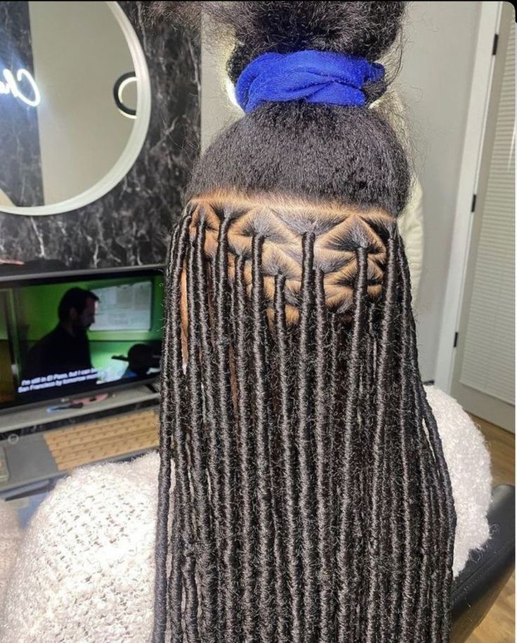 Soft Locs With Curls, Fake Locs, Crochet Hair Styles Freetress, Sleek Braided Ponytail, Soft Locs, Big Box Braids Hairstyles, Quick Natural Hair Styles, Faux Locs Hairstyles, Afrikaanse Mode