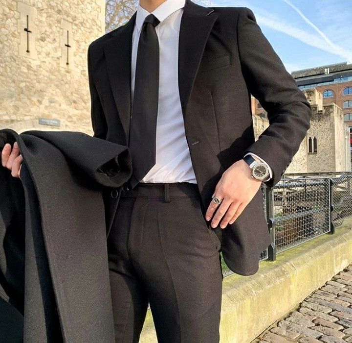 Teacher Crush, Eli King, Korean Suit, Muka Lelaki, Suits Korean, Black Suit Men, Gentleman Aesthetic, Mens Casual Dress Outfits, Men Stylish Dress