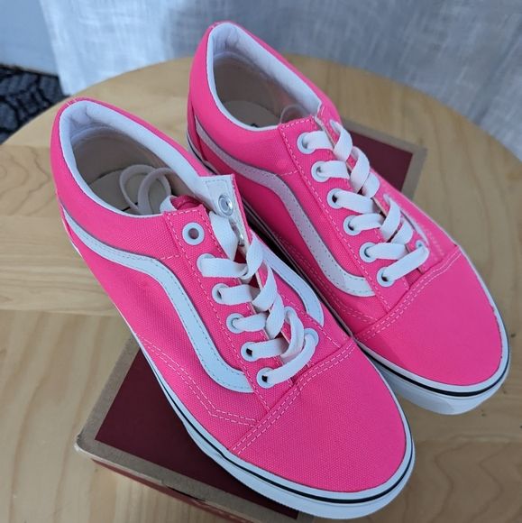 Neon Pink Old Skool Vans Old Skool Vans, Pink Vans, Vans Shop, Old Skool, Vans Shoes, Neon Pink, Neon, Plus Fashion, Pink