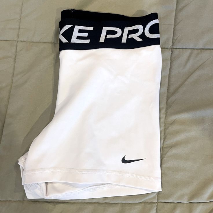 No Longer Sold White, No Stains Brand New Condition Worn Once Basketball Workout Clothes, Nike Pros Colors, Nike Pros Aesthetic, Nike Pros Leggings, White Nike Pros, Nike Aesthetic, Shorts Nike Pro, Bodycon Dress Homecoming, Womens Boxers