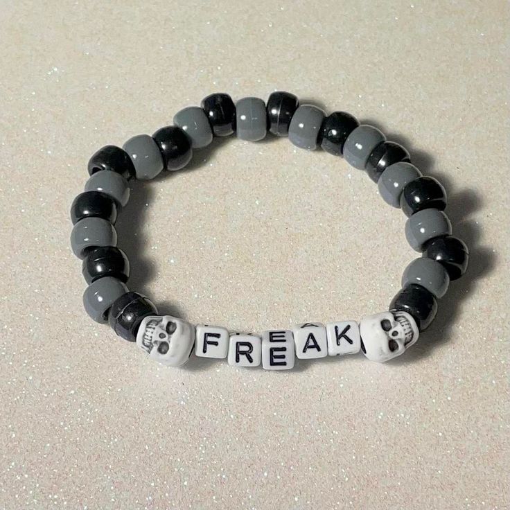 Emo Scene Bracelet, Dark Bracelet Ideas, Grunge Clay Bead Bracelets, I Wanna Be Yours Bracelet, Word Ideas For Bracelets, Emo Clay Bead Bracelets, Grunge Bracelet Ideas, Bracelet Ideas Grunge, Korn Bracelets