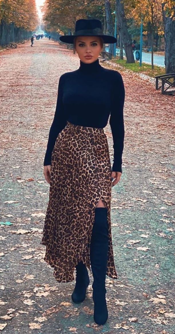 Clothing Styles Curvy, Turtleneck And Skirt Outfit Fall, Turtle Neck Work Outfit Women, Long Green Skirt Outfit Winter, Halloween Business Casual, Maxi Skirt Turtleneck Outfit, 1st Date Outfit Ideas, Black Turtleneck Dress Outfit Classy, Fall Outfits With Skirts And Boots