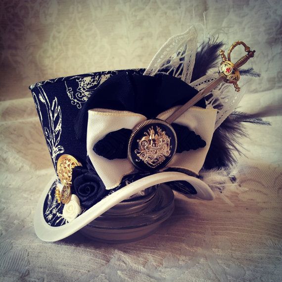 3 micro top hat Steampunk Pirate hat Festival by OohLaLaBoudoir Queen Of Hearts Alice, Black And White Hats, Steampunk Pirate, Mad Hatter Hat, Cotton Decor, Pirate Hat, Steampunk Hat, Mini Top Hat, Pirate Hats