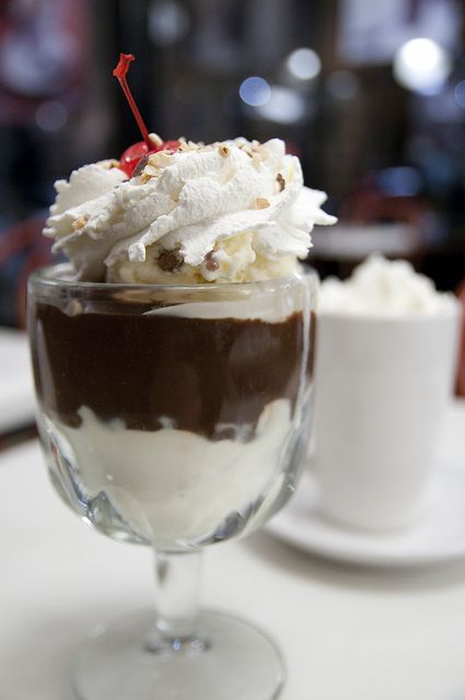 The World Famous Hot Fudge Sundae, Ghirardelli Chocolate Caffé, Ghirardelli Square, San Francisco Ghiradelli Chocolate, Hot Fudge Sundae, Sundae Recipes, Fudge Sundae, Chocolate Sundae, Fudge Recipes Chocolate, Hot Fudge Sauce, Fudge Bars, Fudge Recipes Easy