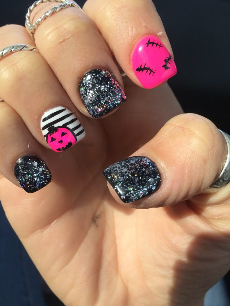 Halloween Cruise Nails, October Nails Ideas Black, Nail Ideas For October, Hocus Pocus Nails Acrylic, Hot Pink Halloween Nails, Halloween Nails 2023, Kids Halloween Nails, Girly Halloween Nails, Hocus Pocus Nails