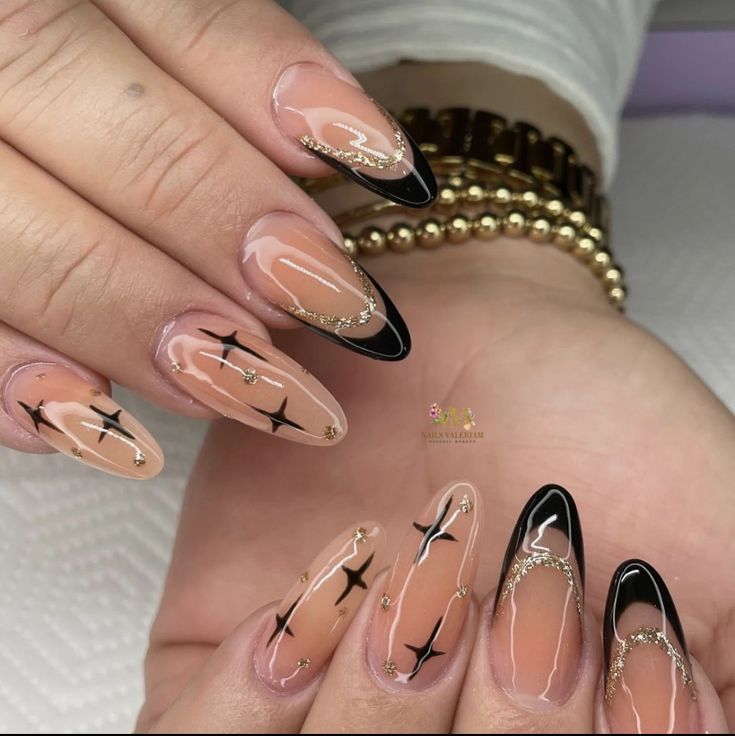 Alomd Nails Ideas, Classy Almond Nails, Cute Poses For Pictures, Cute Poses, Poses For Pictures, Nails Ideas, Almond Nails, Maquillaje De Ojos, Nail Inspo