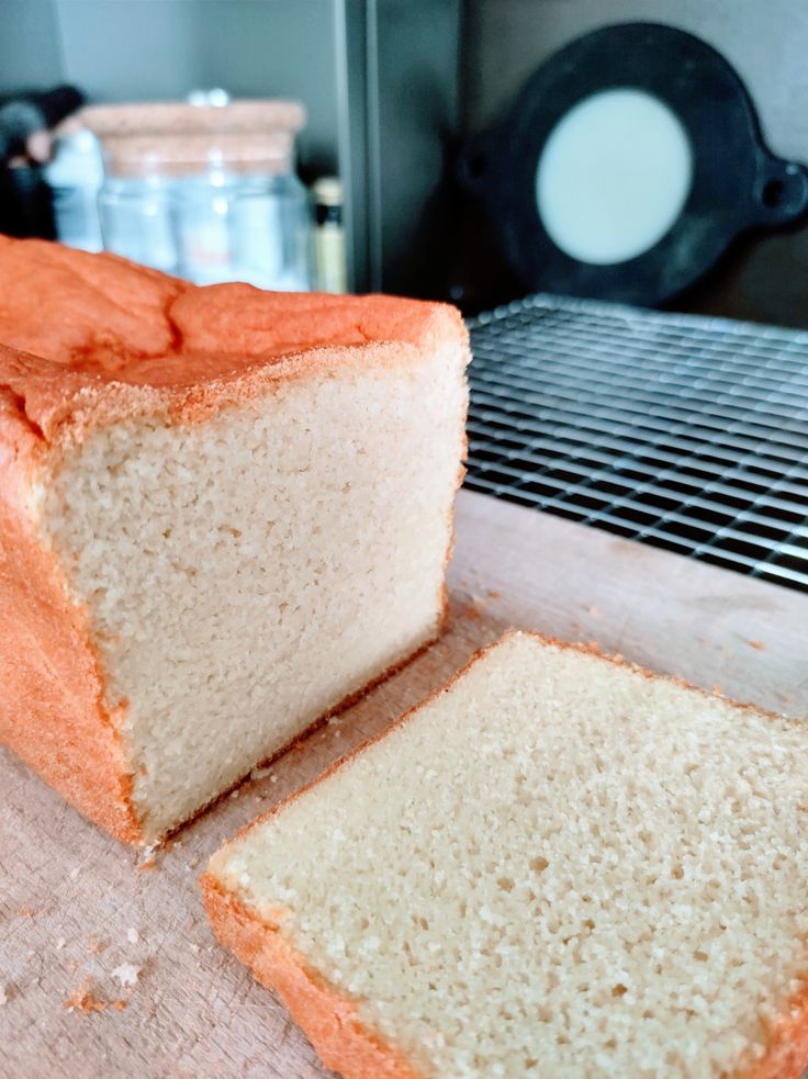 This is a picture of red lentil bread that is light in texture. It is vegan, gluten free, and doesn't require any psyllium husks. Lentil Bread Gluten Free, Lentil Bread Recipe, Easy Breads, Lentil Bread, Glutenfree Bread, Red Lentil Recipes, Gluten Free Vegan Bread, Savory Baking, Gaps Recipes