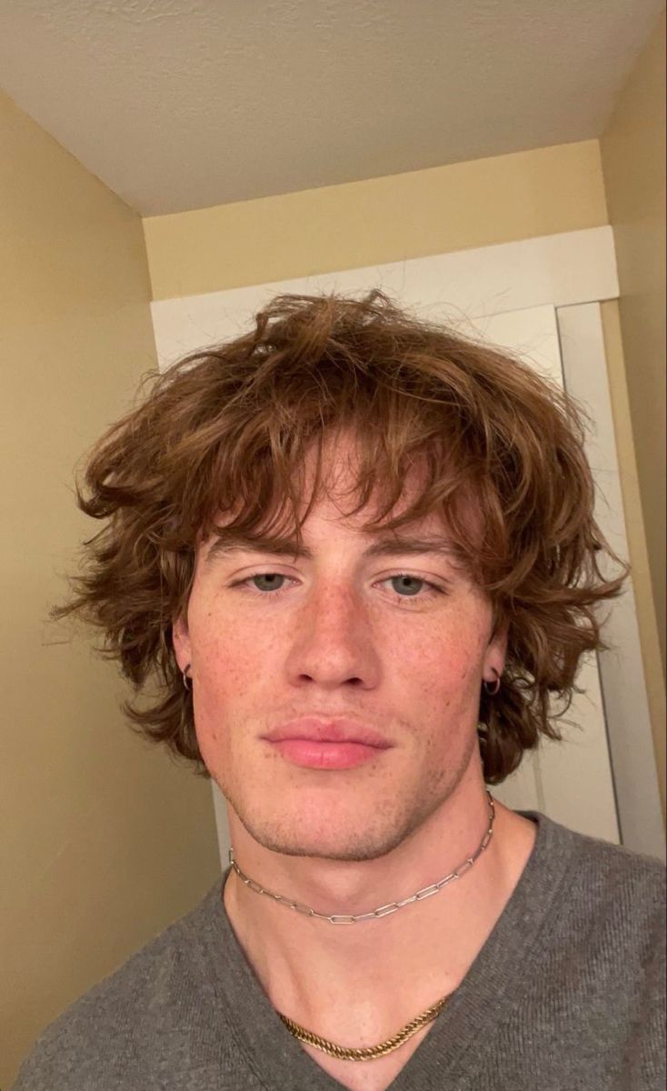 Cory Winn, Masc Hair, Surfer Hairstyles, Ron Weasley Aesthetic, Mens Messy Hairstyles, Ginger Hair Men, Weasley Aesthetic, Surfer Hair, Brown Hair Men