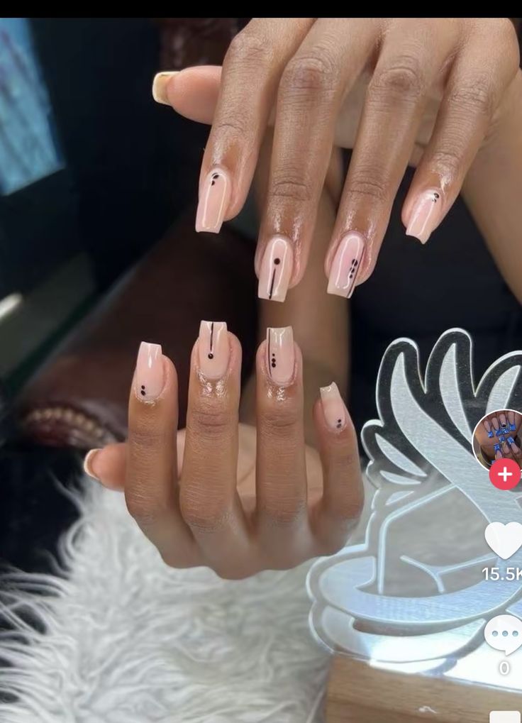 White Nails With Line Designs, Nail Arts Short Nails, Simple Black Design Nails, Simple Line Design Nails, Seasonal Nail Designs, Simple Gel Polish Designs, Nails Dot Design, Simple Aesthetic Nail Designs, Simple Nails With Design