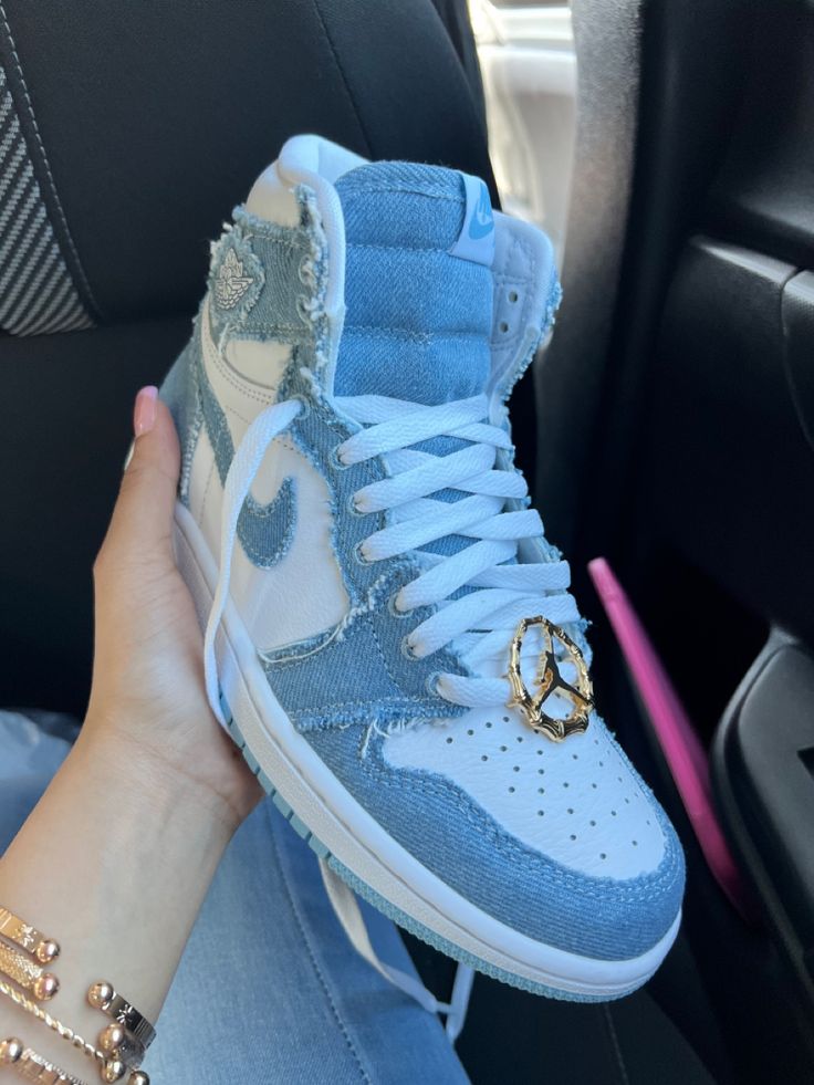 Bape Shoes, Pink Nike Shoes, Woman Sneakers, Sneakers Jordans, Trendy Shoes Sneakers, Nike Fashion Shoes, Pretty Shoes Sneakers, Denim Sneakers, Jordan 1s