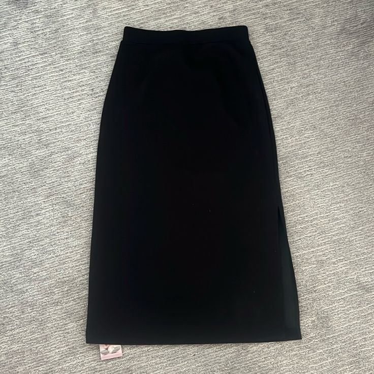 Medium Black Halara Skirt 45% Polyester 25% Cotton 25% Viscous 5% Elastin Black Relaxed Classic Maxi Skirt, Classic Black Relaxed Maxi Skirt, Classic Relaxed Black Maxi Skirt, Black Relaxed Midi Pencil Skirt, Black Relaxed Fit Midi Pencil Skirt, Black Long Pencil Skirt For Formal Occasions, Classic Black Lined Maxi Skirt, Black Midi Pencil Skirt For Formal Occasions, Classic Black Pleated Maxi Skirt