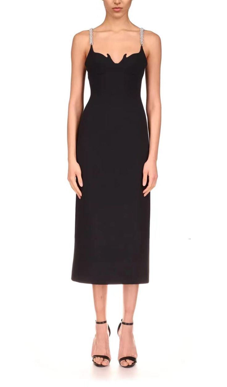 With its imp-like tentacles, the irregular neckline gives this dress a personal touch. Wear it as if you were a sexy woman strolling in from the darkness, black and sexy with a hint of coolness. If you wear it to a party, you'll be the talk of the town. With just the right amount of waistline you can instantly have a figure that many people can only dream of. This dress brings you a flamboyant and uninhibited feeling and also gives you a very glamorous look.The overall dress length is 113cm and Black Midi Dress With Fitted Bodice And Straight Neckline, Evening Bodycon Dress With Flattering Silhouette, Sleek Black Midi Dress With Fitted Bodice, Black Knee-length Bodycon Evening Dress, Stretch Midi Dress With Straight Neckline For Evening, Black Midi Dress With Straight Neckline For Dinner, Evening Midi Dress With Straight Neckline And Stretch, Black Dress With Flattering Silhouette, Black Stretch Bodycon Dress With Straight Neckline