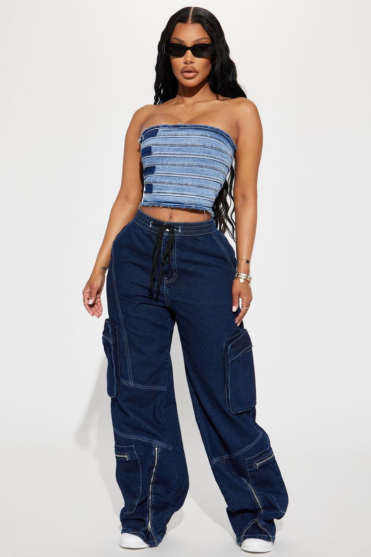 Pants Outfits, Oversize Outfit, Estilo Swag, Girls Dress Outfits, Swimsuits Outfits, Fashion Nova Outfits, Effortlessly Chic Outfits, Cargo Jeans, Streetwear Fashion Women