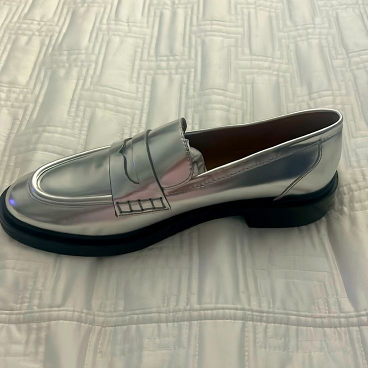 Madewell Loafers Size 10 Silver Round Toe Loafers For Spring, Silver Flat Loafers For Work, Platform Loafers With Flat Heel For Spring Formal, Spring Formal Platform Loafers With Flat Heel, Formal Spring Platform Loafers With Flat Heel, Formal Flat Heel Platform Loafers For Spring, Silver Flat Heel Loafers For Work, Modern Spring Loafers With Brogue Detailing, Spring Office Slip-ons With Brogue Detailing