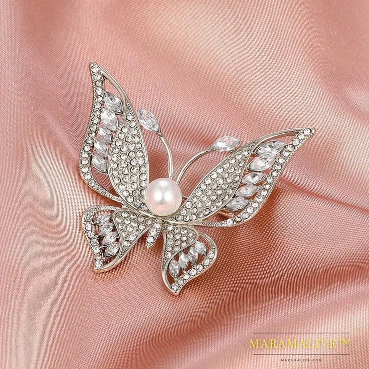 Product information: Material: Alloy Style: women's Modeling: Butterfly Treatment process: electroplating diamond Color: 01 white K P acking list: Alloy brooch X1 Brooch For Men, Pearl Butterfly, Butterfly Brooch, Birthday Party Gift, Pin Jewelry, American Express, Diamond Studs, Men Fashion, Party Gifts