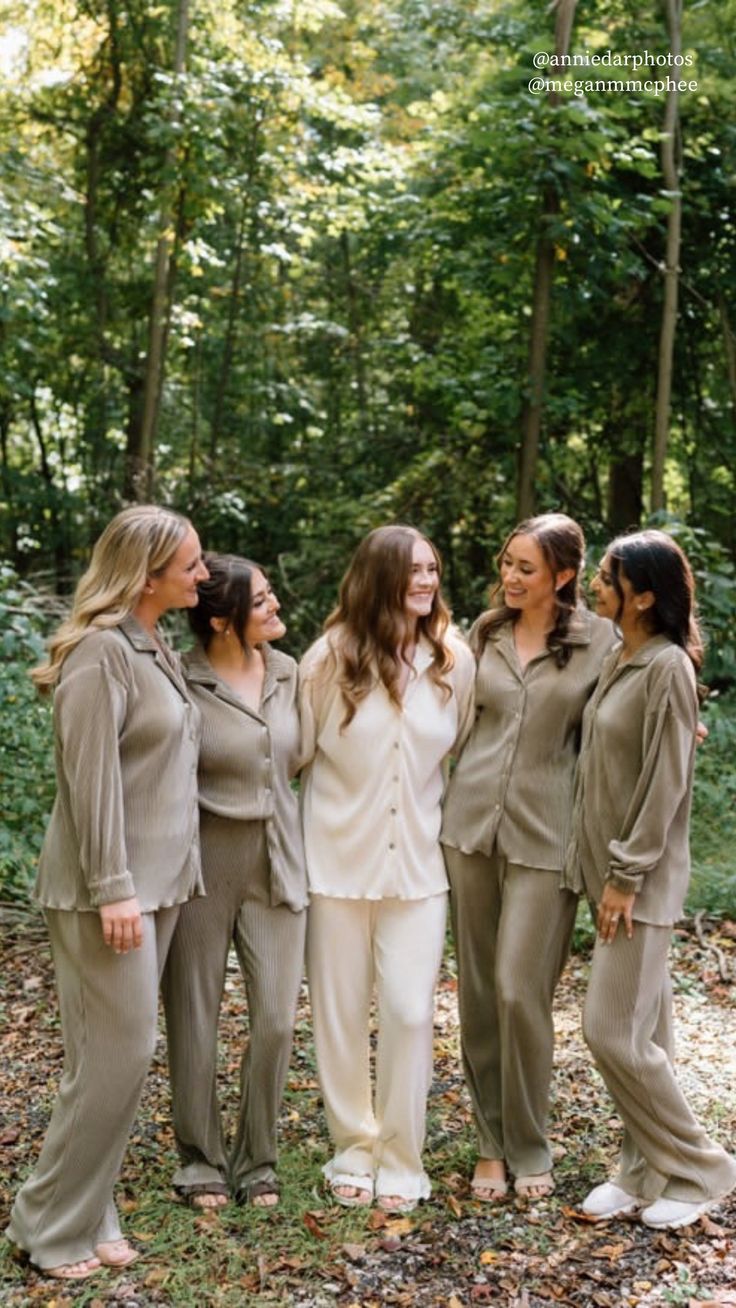 Our Pleat's Please Set showcases a glossy shine and luxurious feel of this soft, recycled pleat fabric. One of our most popular styles for bridal party pajama or just for everyday. The relaxed fit drapes perfectly off the body - relaxed enough to wear for a casual hang but luxe enough to style up for work or dinner & drinks. Long Sleeve Sets For Bridesmaids, Bridal Party Pjs, Bridesmaids Getting Ready, Bridal Party Pajamas, Bridesmaid Pajamas, Bridesmaid Pjs, Bridal Pajamas, Dinner Drinks, Bridesmaid Getting Ready