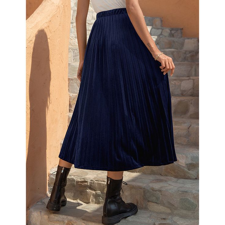 Navy Blue Velvet Pleated A-line Skirt Boho Bottoms, Boho Velvet, Velvet Pleated Skirt, Bohemian Style Clothing, Bohemian Chic Fashion, High Waisted Pleated Skirt, Boho Style Outfits, Pleated Long Skirt, Simple T Shirt